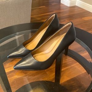 Nordstrom Rack Black Heals  Size 6